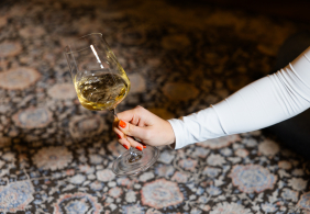 Glas Weiß Schwenken