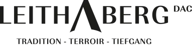 Schwarz-weißes Logo mit betontem Buchstaben „A“ in der Mitte.