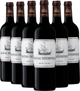 Sechs Rotweinflaschen mit elegantem, maritimem Etikett von Château Beychevelle.