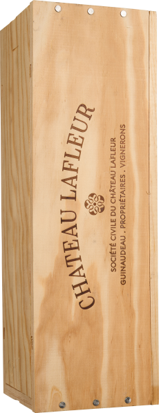 Holzkiste mit vertikalem Schriftzug und metallenen Nägeln.