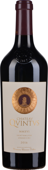 Dunkle Weinflasche mit elegantem Etikett und goldener Verzierung.