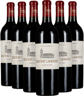 Sechs Flaschen Rotwein mit roten Kapseln und eleganten Etiketten mit Schlossmotiv.