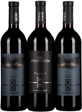 Drei elegante Weinflaschen mit stilvollen, dunklen Etiketten und silbernen Details.