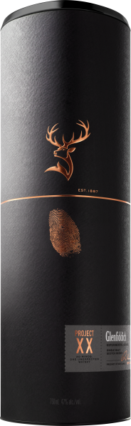 Schwarze zylindrische Verpackung mit geprägtem Hirsch und Fingerabdruck.