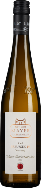 Klare Weinflasche mit weißem Etikett und schwarzem Schraubverschluss.