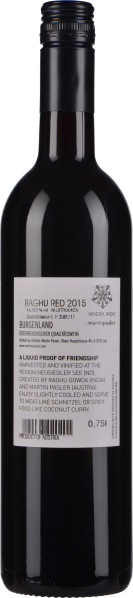 Dunkle Weinflasche mit schwarzem Schraubverschluss und schlichtem weißen Etikett.