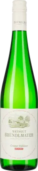 Grüne Weinflasche mit weißem Etikett und Schraubverschluss.