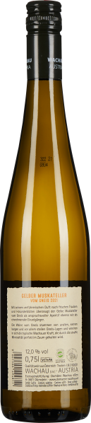 Schlanke, hohe Weinflasche mit gelbem Inhalt und schwarzem Schraubverschluss.