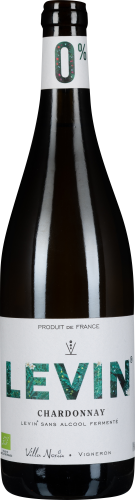 Grüne Weinflasche mit weißem Etikett und schwarzem Schraubverschluss.