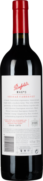 Weinflasche mit rotem Verschluss und schlichtem Etikett auf weißem Hintergrund.