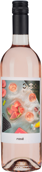 Durchsichtige Roséweinflasche mit bunt illustriertem Etikett und schwarzem Schraubverschluss.