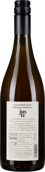 Braune Glasflasche mit schwarzem Verschluss und weißem Etikett auf der Rückseite.