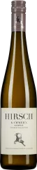 Eine Weinflasche mit olivgrünem Glas und einem braunen Schraubverschluss. Das Etikett ist beige mit schwarzem Text und einem Hirschmotiv.