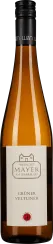 Klare Weinflasche mit schwarzem Drehverschluss und elegantem Etikett; goldgelbe Flüssigkeit sichtbar durch das Glas.