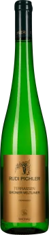 Grüne Weinflasche mit eleganter, goldener Etikettierung und schwarzem Verschluss, zeigt stilvolle Schrift und ein dezentes Logo.