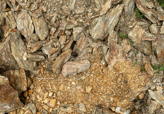 Glimmerschiefer mit Eisenoxid c Christian Tschida