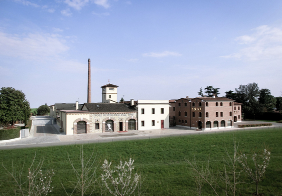 Poli Distillerie e Poli Museo della Grappa Esterno